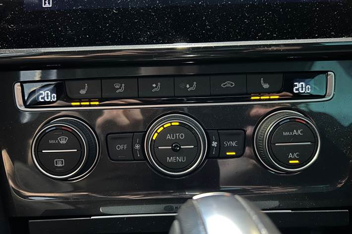 Blå VW e-Golf VII fra 2020