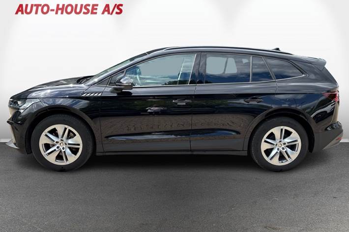 Sort Skoda Enyaq fra 2023