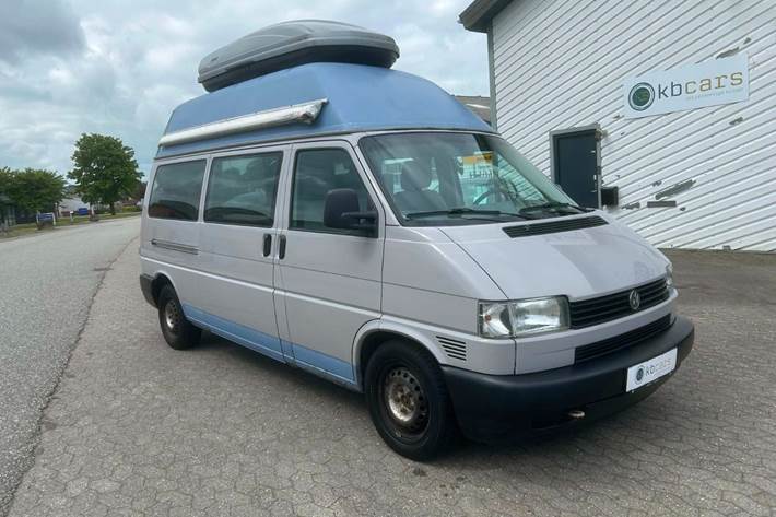 Grå VW Transporter fra 2002