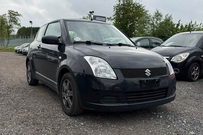 Sort Suzuki Swift fra 2005