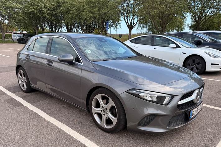 Sort Mercedes A200 d fra 2019 set udefra