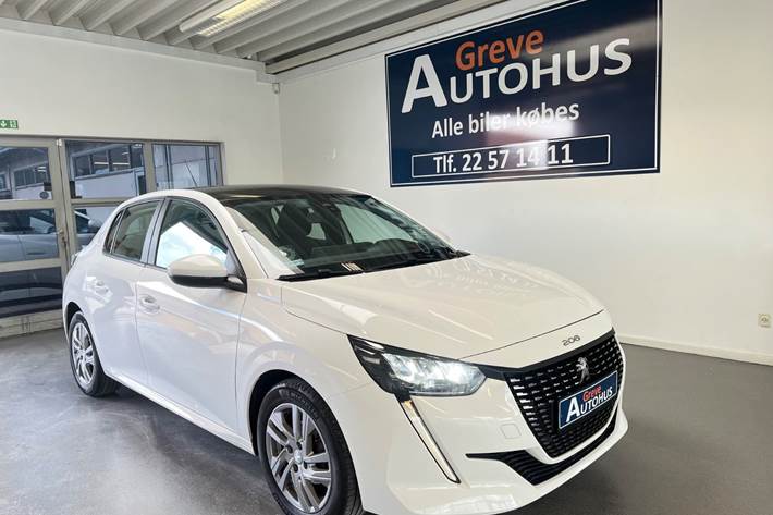 Grøn Peugeot 208 fra 2020 set udefra