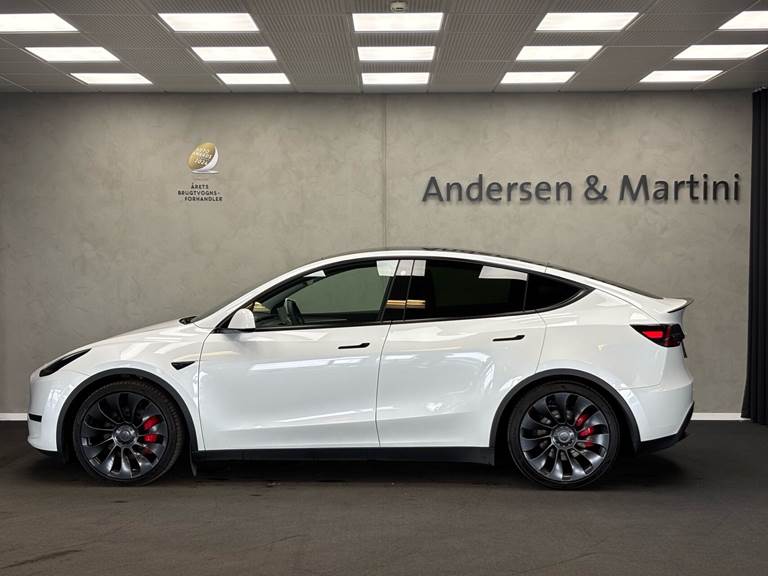Tesla Model Y EL Performance AWD 534HK 5d Aut.