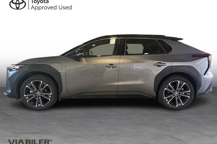 Grå Toyota BZ4X fra 2023