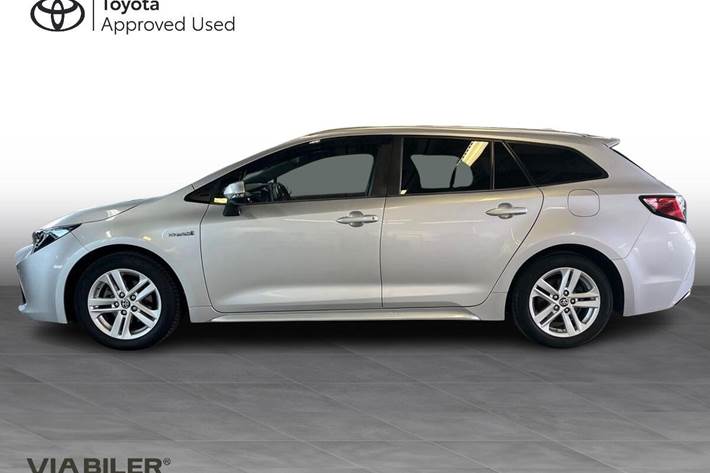 Grå Toyota Corolla fra 2020