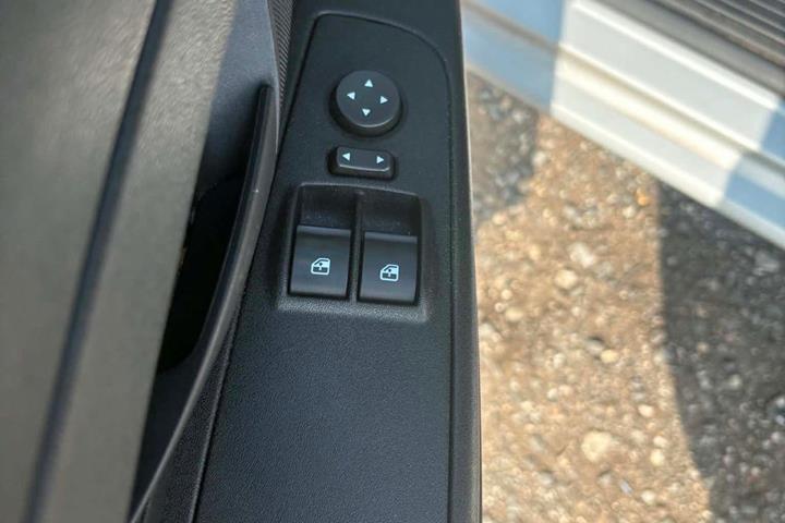Grå Fiat Punto fra 2012