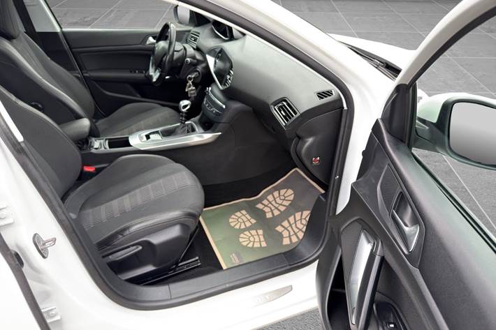 Hvid Peugeot 308 fra 2018