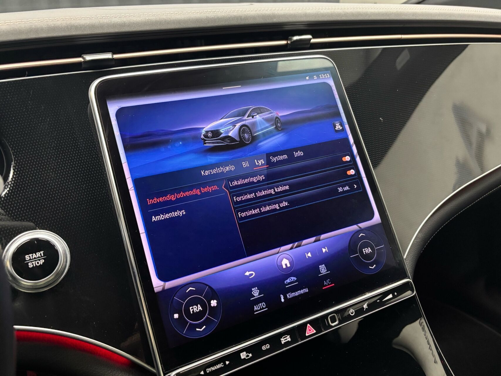 Sort Mercedes EQE 300 fra 2023