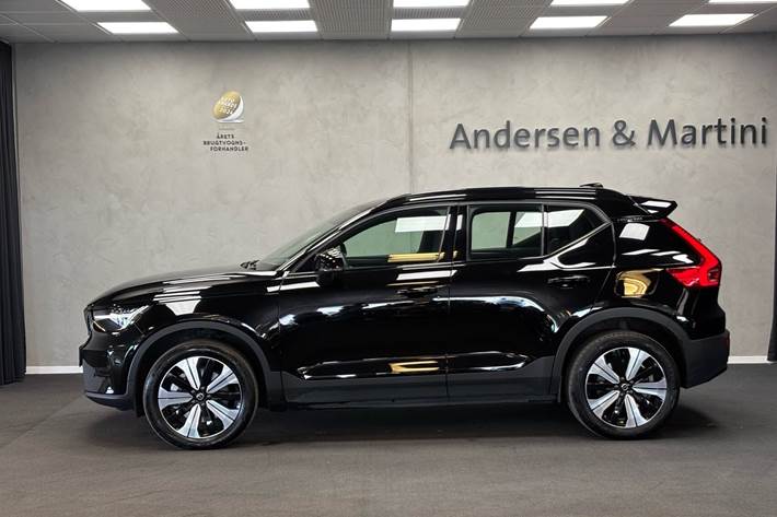 Sort Volvo XC40 fra 2023