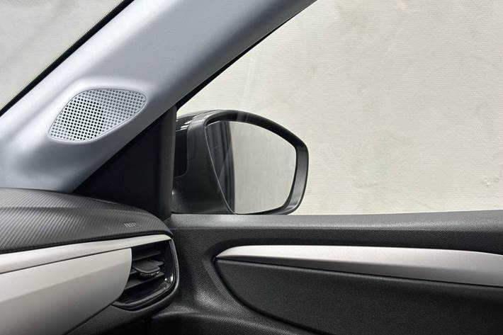 Sølv Opel Corsa fra 2023