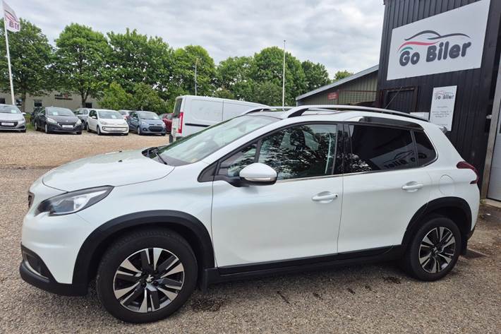 Grøn Peugeot 2008 fra 2017