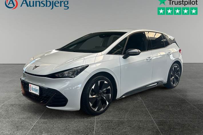 Hvid Cupra Born fra 2023 set udefra