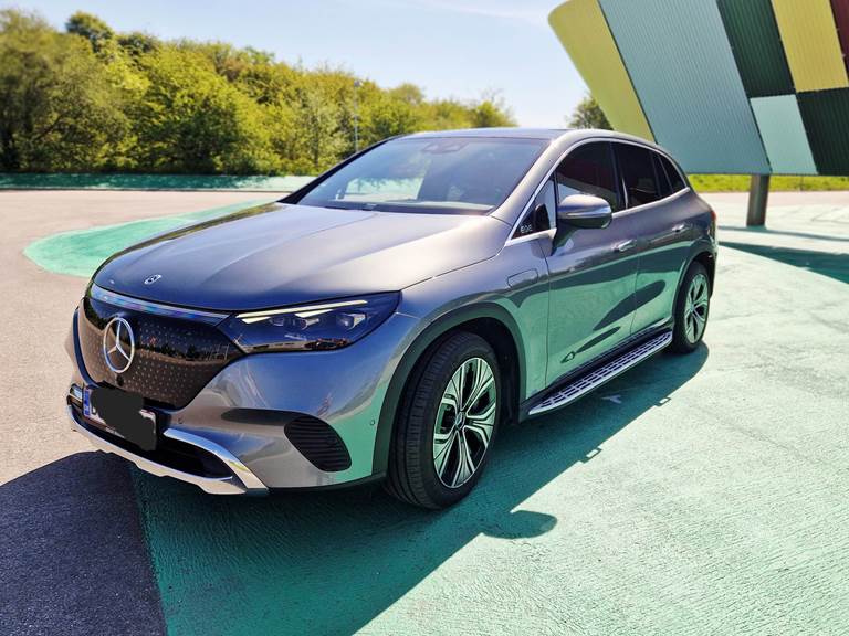 Mercedes EQE350+ SUV
