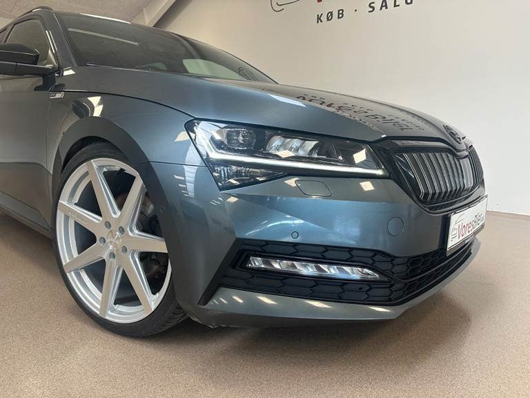Skoda Superb 1,4 TSi iV Sportline Combi DSG