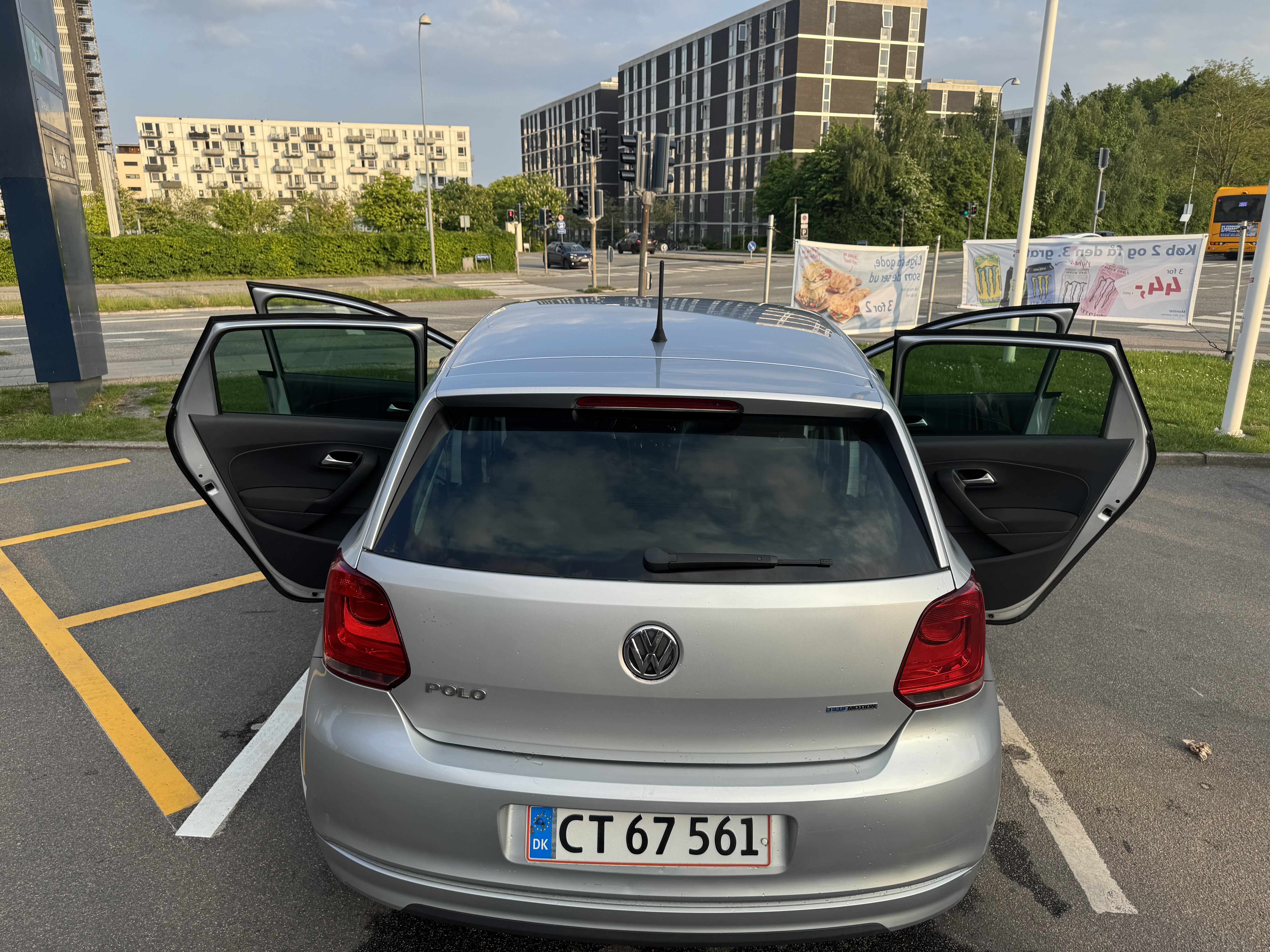 Sølv VW Polo fra 2012