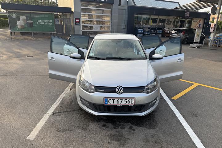 Sølv VW Polo fra 2012