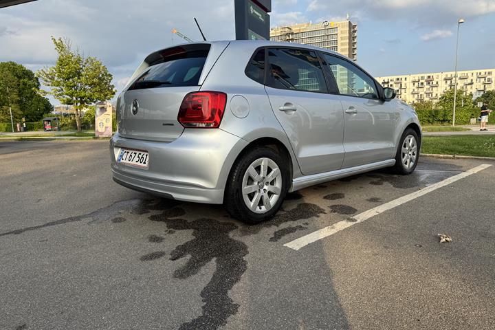 Sølv VW Polo fra 2012