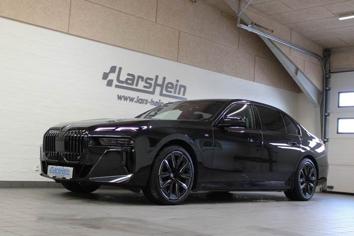 Sort BMW i7 fra 2024