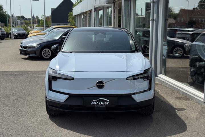 Blå Volvo EX30 fra 2024