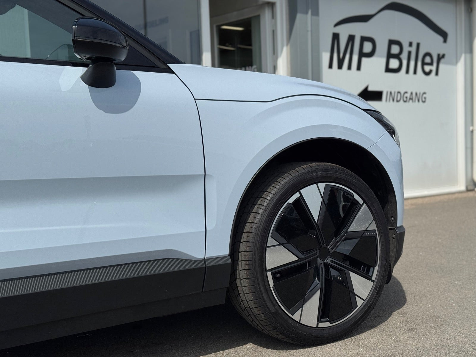 Blå Volvo EX30 fra 2024