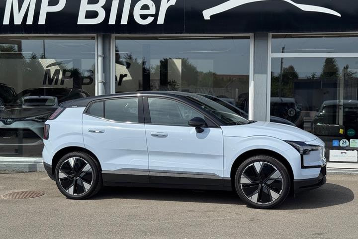 Blå Volvo EX30 fra 2024