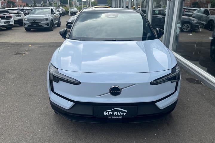 Blå Volvo EX30 fra 2025