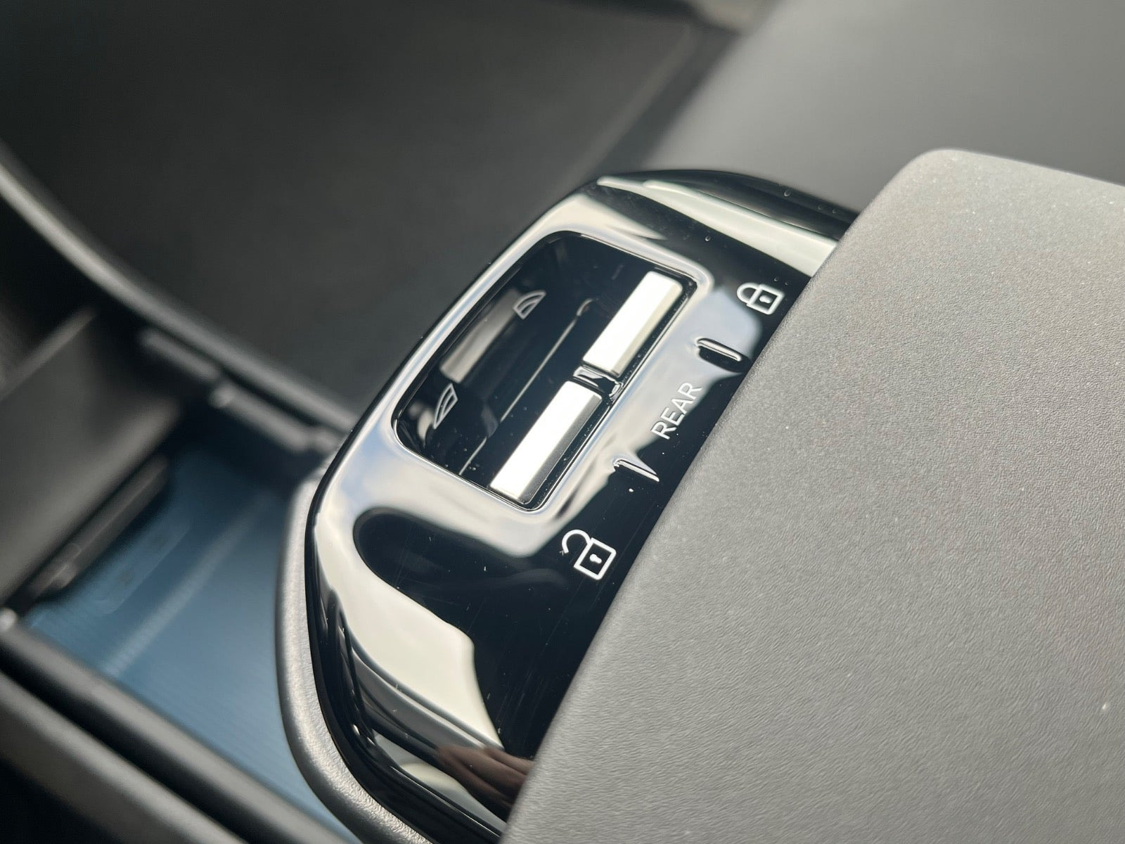 Blå Volvo EX30 fra 2025