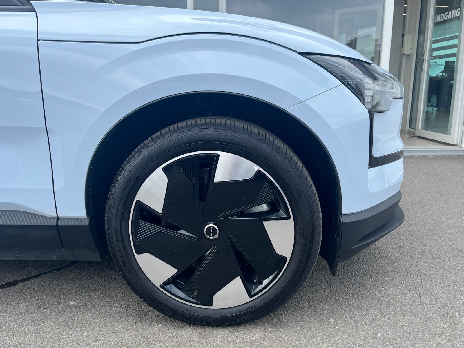 Blå Volvo EX30 fra 2025