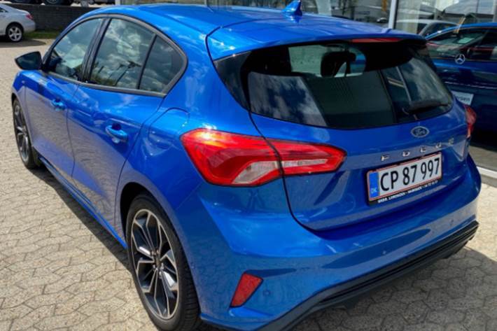 Blå Ford Focus fra 2019