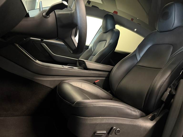 Tesla Model Y Long Range RWD