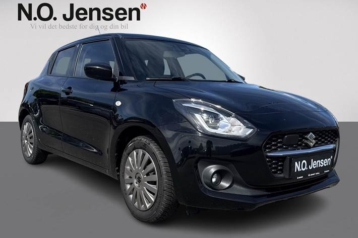 Sort Suzuki Swift fra 2021 set udefra