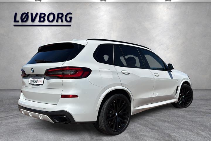 Hvid BMW X5 fra 2022