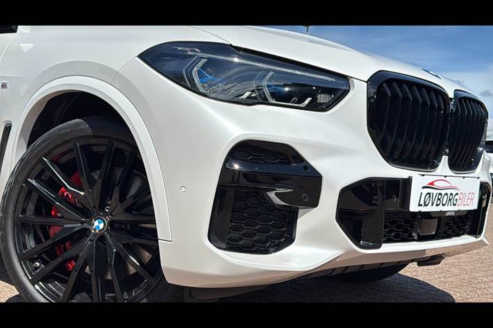 Hvid BMW X5 fra 2022