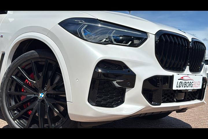 Hvid BMW X5 fra 2022