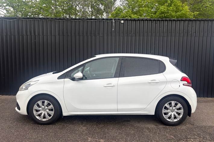 undefined Peugeot 208 fra 2018