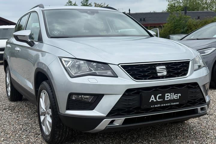 Sølv Seat Ateca fra 2017 set udefra