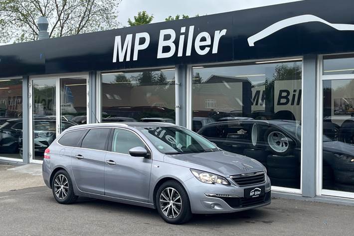 Grå Peugeot 308 fra 2016