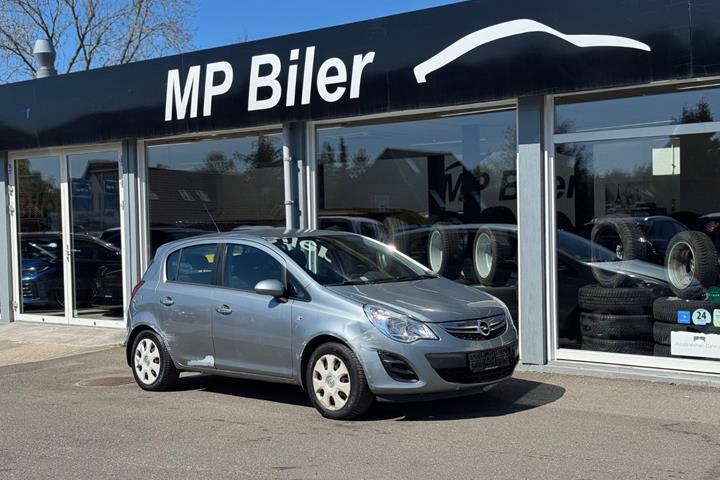 Sølv Opel Corsa fra 2013