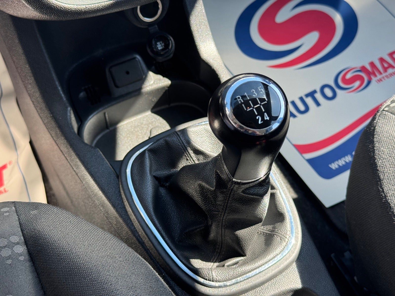 Sølv Opel Corsa fra 2013