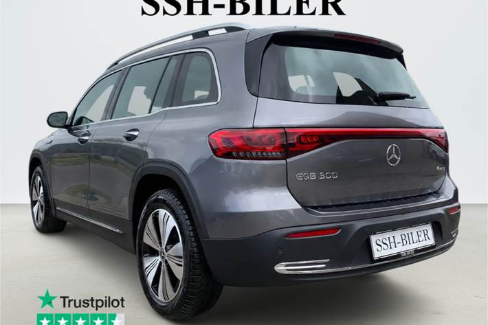 Grå Mercedes EQB300 fra 2023