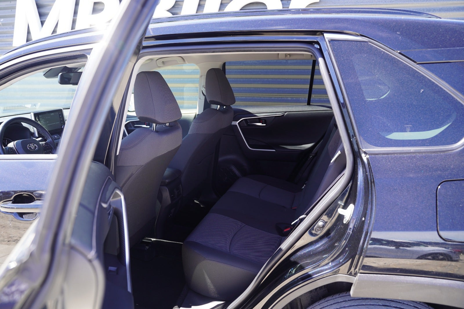 Sort Toyota RAV4 fra 2019