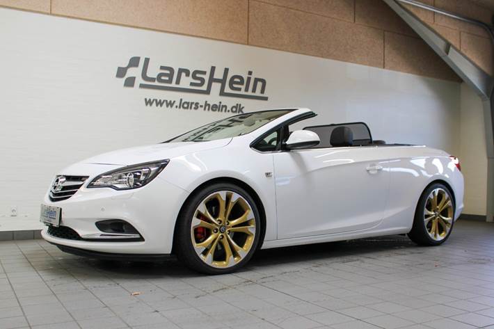 Hvid Opel Cascada fra 2013