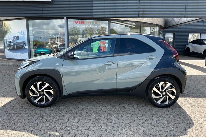 Grøn Toyota Aygo X fra 2025