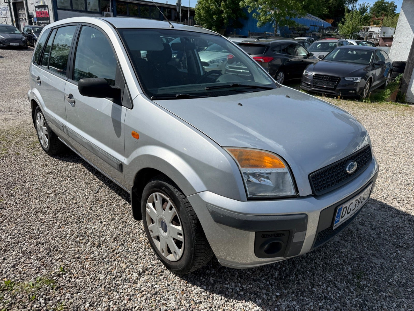 Grå Ford Fusion fra 2008