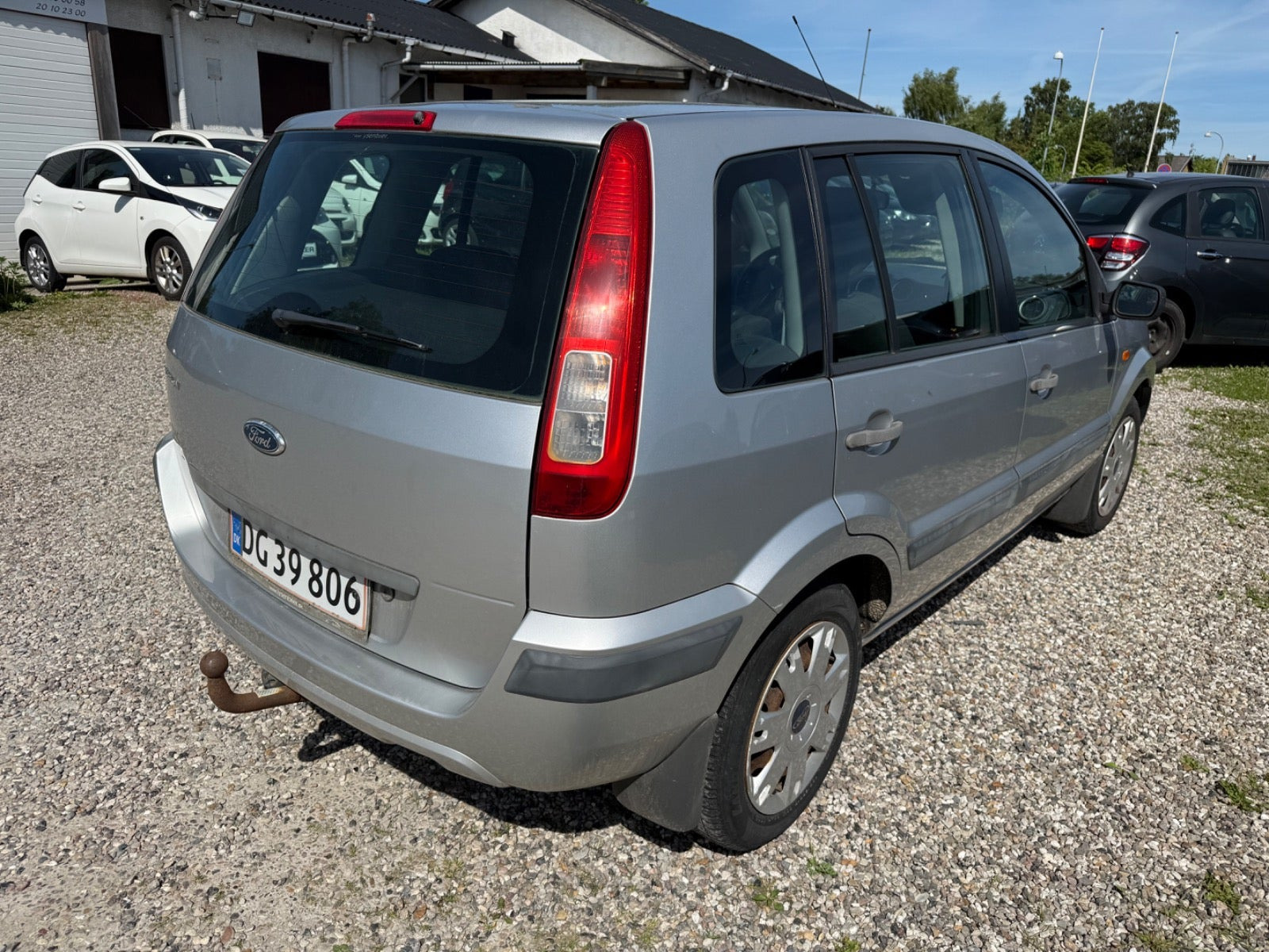 Grå Ford Fusion fra 2008