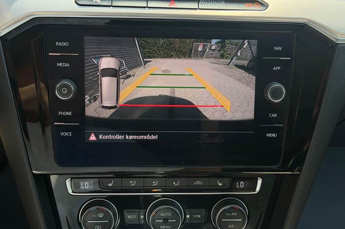 Grå VW Passat fra 2019