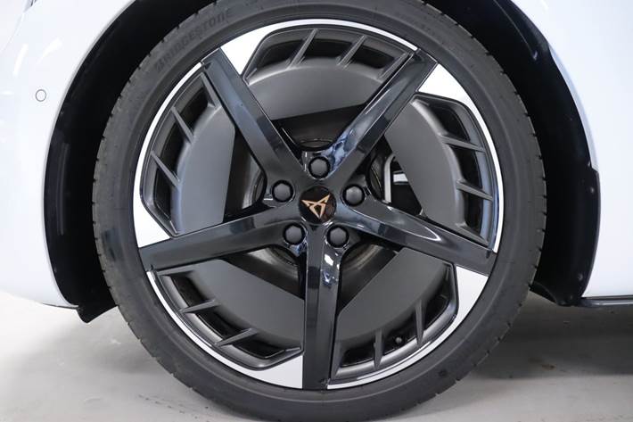 Hvid Cupra Born fra 2025