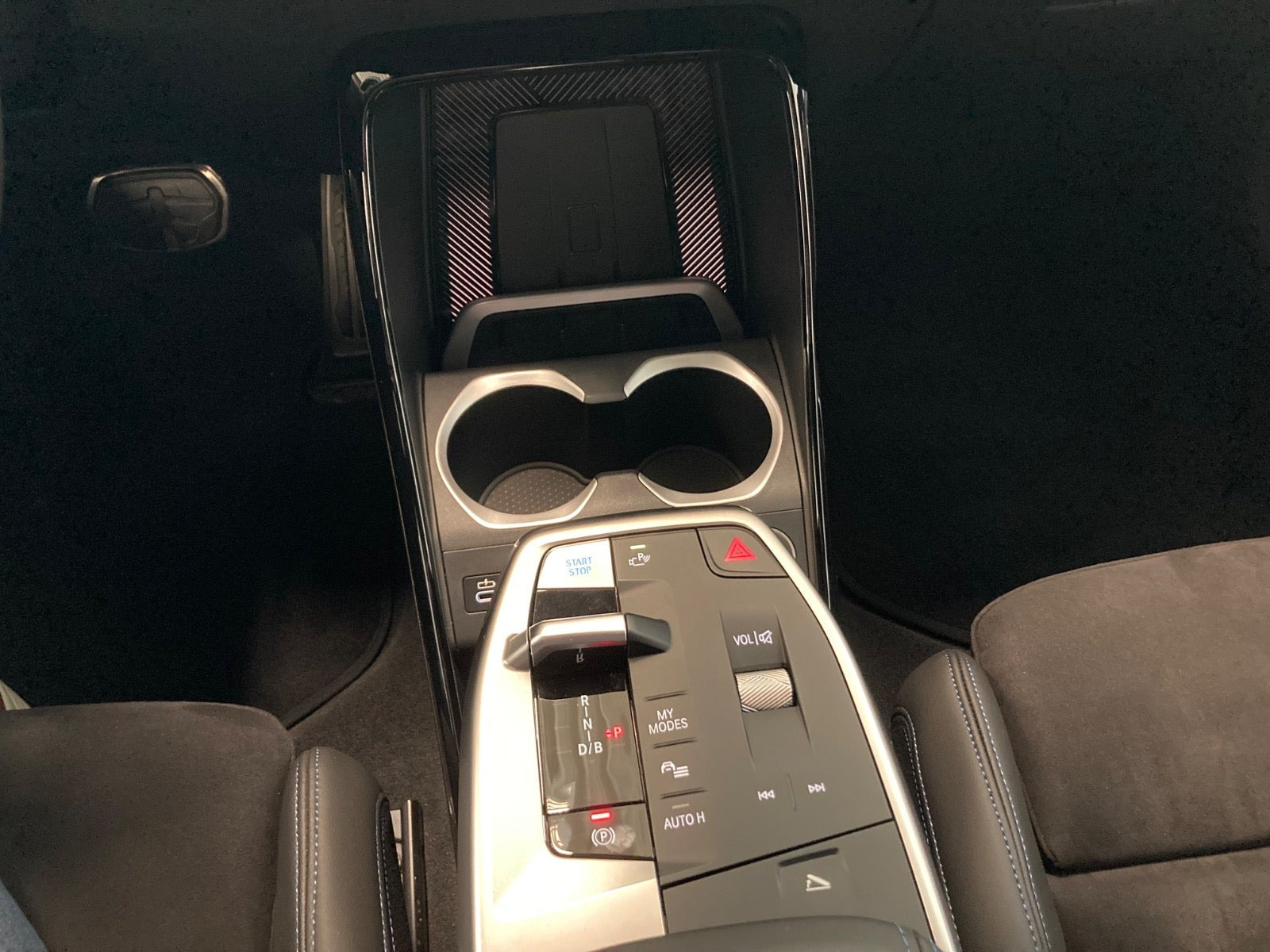 Grå BMW iX2 fra 2025
