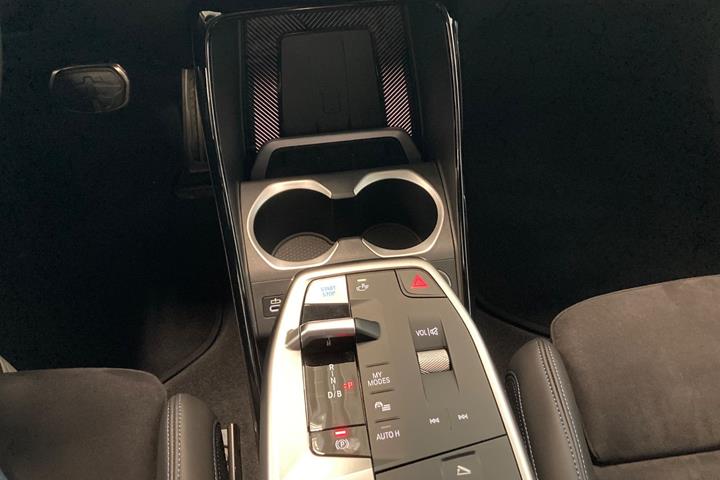 Grå BMW iX2 fra 2025