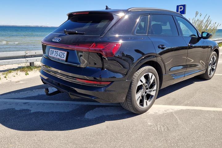 Sort Audi e-tron fra 2023